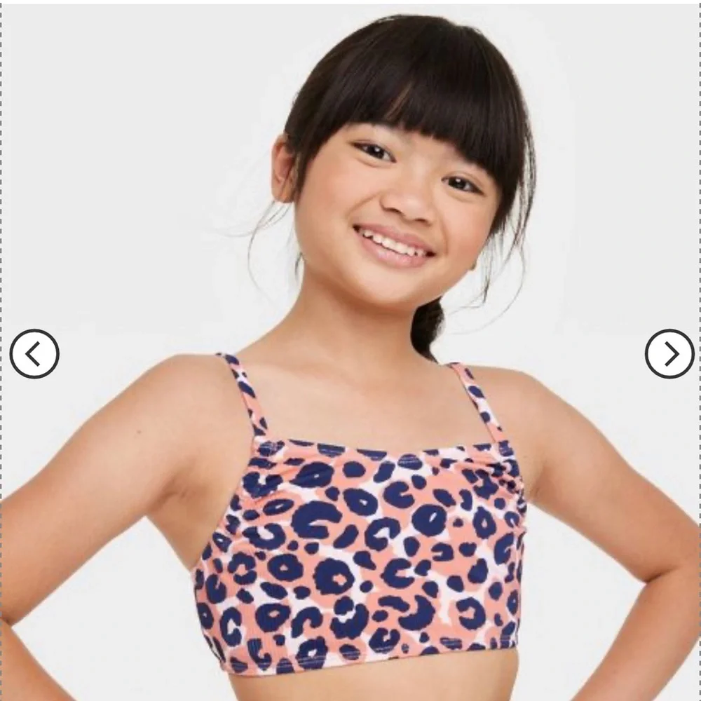 Cat & Jack model wears